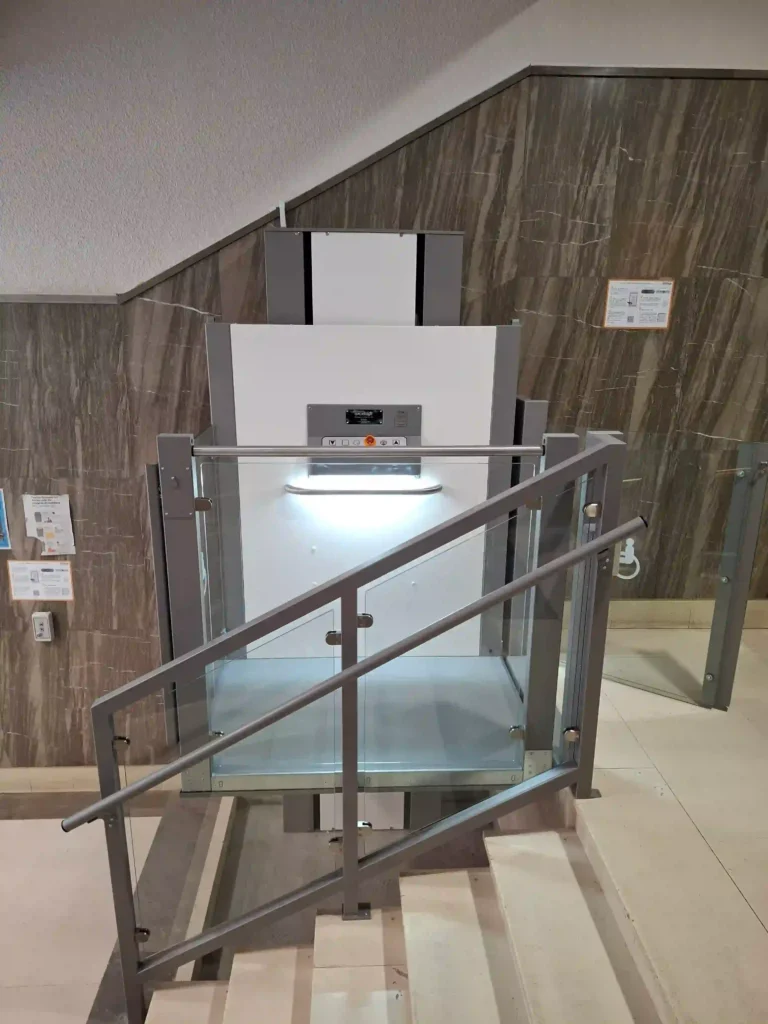 Plataforma Vertical Compact: Accesibilidad hasta 3m